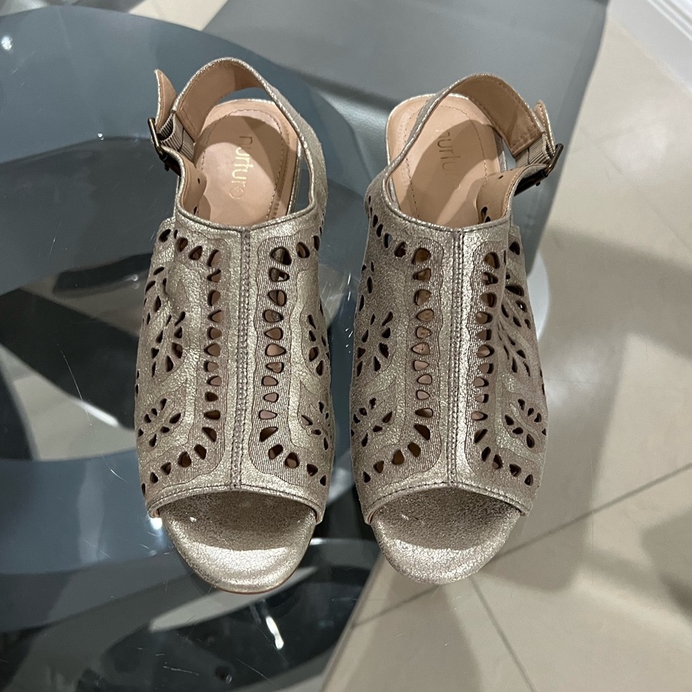 Nurture women’s sandals size 6.5M